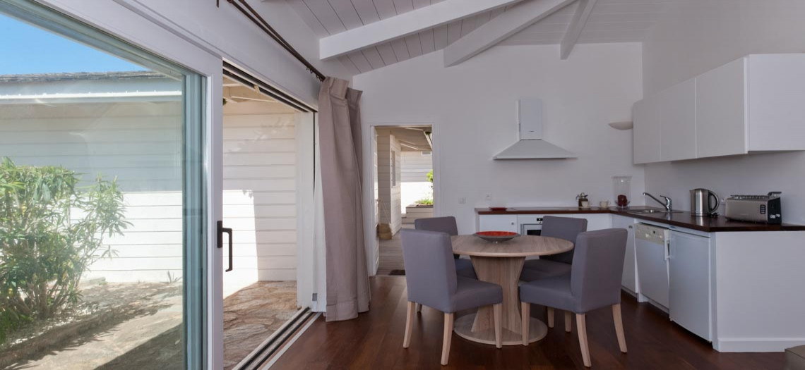 Bonifacio - Sperone, Rouge corail, <p>Cette grande villa moderne située sur...